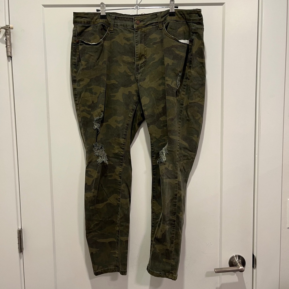 Judy Blue Camo Distressed Skinny Fit Jeans Green Camouflage JB8473 Size 20W